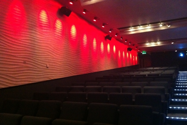 rạp chiếu phim Barbican, London